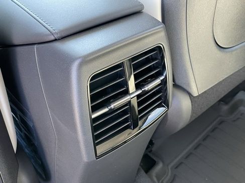 New 2025 Kia Niro EX image 24