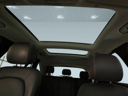 Used 2022 Mercedes-Benz GLC 300 image 13