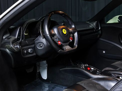 Used 2012 Ferrari 458 Spider RWD image 13