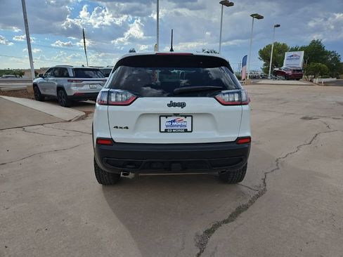 Used 2020 Jeep Cherokee Latitude AWD/4WD image 3