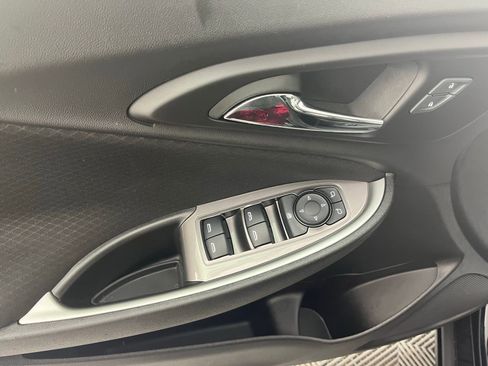 Used 2024 Chevrolet Malibu LT image 12