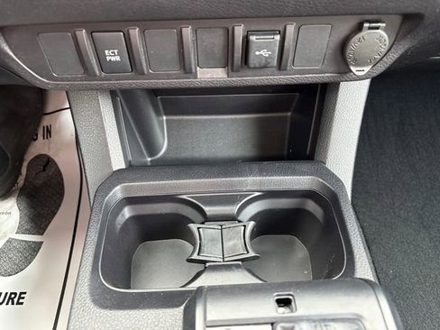 Used 2020 Toyota Tacoma SR w/ SX Package AWD/4WD image 17