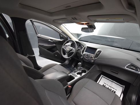 Used 2018 Chevrolet Cruze LT image 20