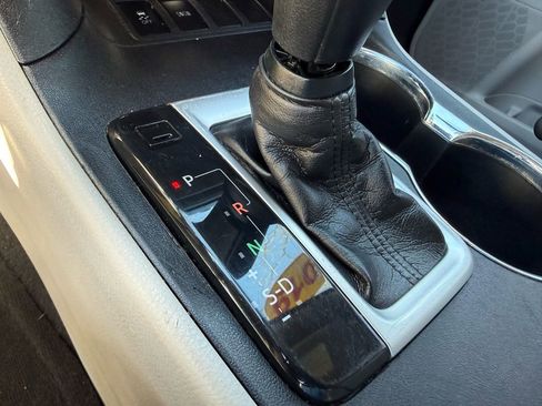 Used 2019 Toyota Highlander LE image 27