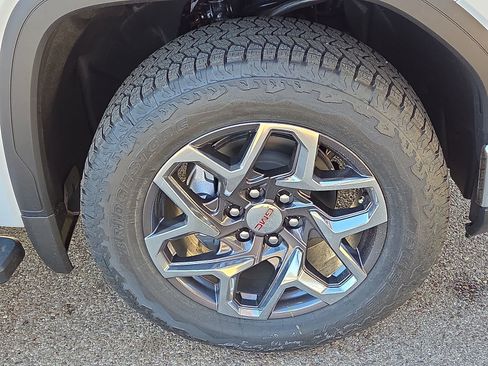 New 2026 GMC Sierra 1500 SLT AWD/4WD image 6