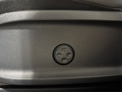 Used 2020 Mercedes-Benz GLB 250 4MATIC image 20