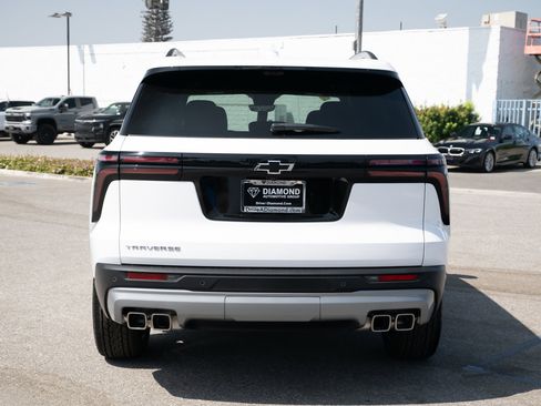 New 2026 Chevrolet Traverse LT w/ Driver Confidence Package image 5
