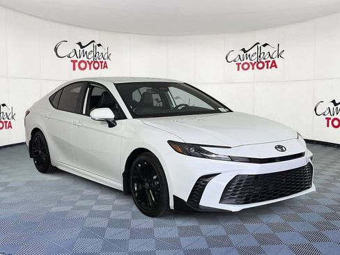 New 2026 Toyota Camry SE FWD image 3