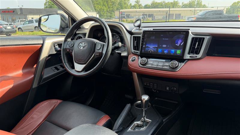 Used 2014 Toyota RAV4 Limited w/ Technology Package AWD/4WD image 19