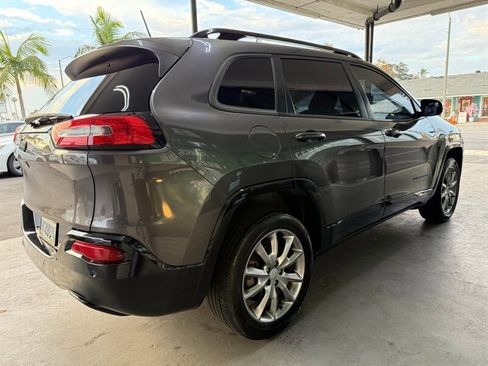 Used 2018 Jeep Cherokee Latitude image 10