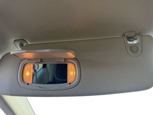 Used 2023 Chrysler Voyager LX FWD image 14