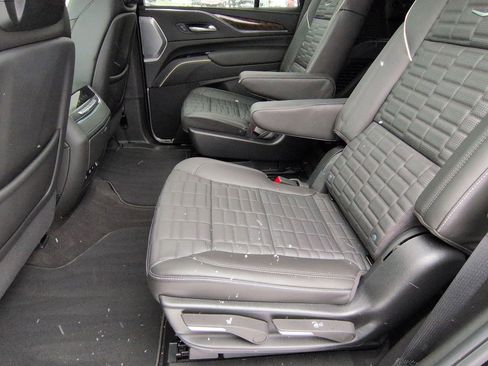 Certified 2024 Cadillac Escalade Sport Platinum w/ LPO, ONYX Package image 24