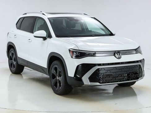 New 2025 Volkswagen Taos SEL image 15