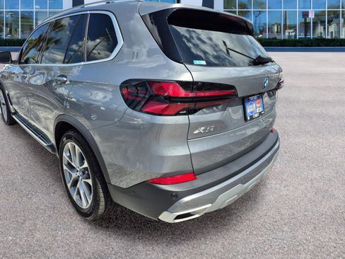 Used 2025 BMW X5 xDrive50e AWD/4WD image 9