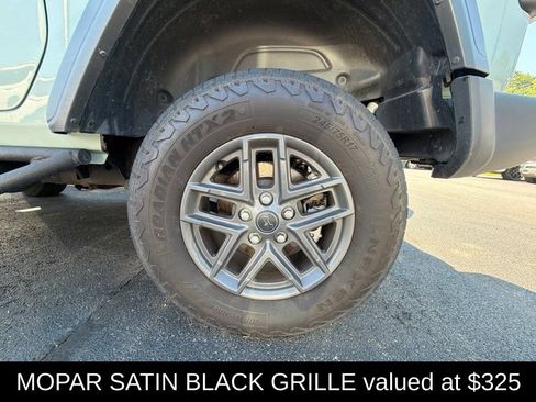 Used 2024 Jeep Wrangler Sport AWD/4WD image 9