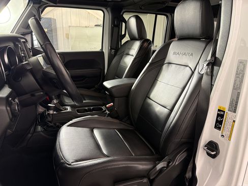 Used 2021 Jeep Wrangler Unlimited Sahara AWD/4WD image 5