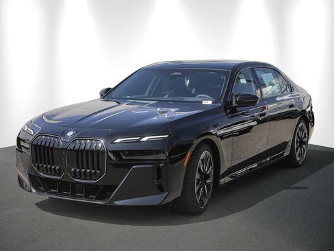 New 2026 BMW 740i w/ Premium Package RWD image 3
