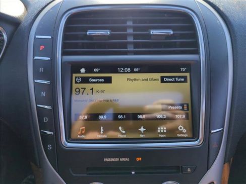 Used 2016 Lincoln MKX Reserve w/ Climate Package image 11