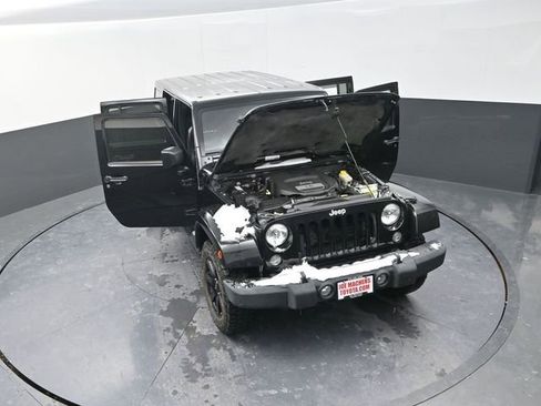 Used 2015 Jeep Wrangler Unlimited Sahara image 36