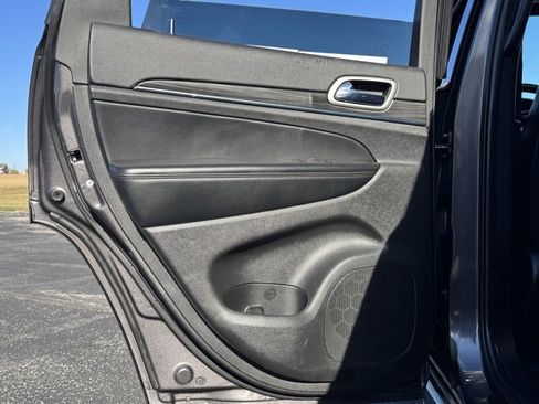 Used 2021 Jeep Grand Cherokee Limited image 13
