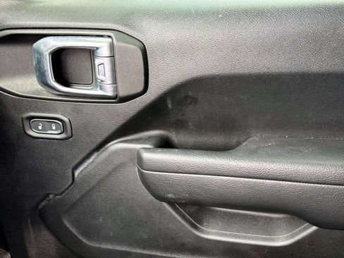 Used 2023 Jeep Wrangler Unlimited w/ Cold Weather Group image 17