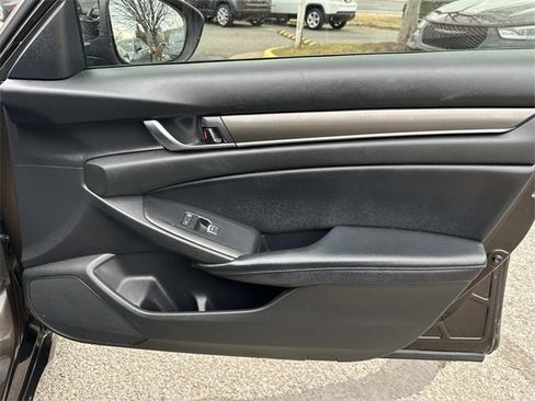 Used 2018 Honda Accord LX image 8