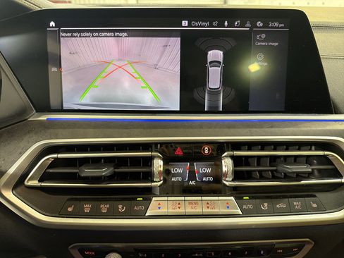 Used 2022 BMW X5 xDrive40i w/ Climate Comfort Package AWD/4WD image 19