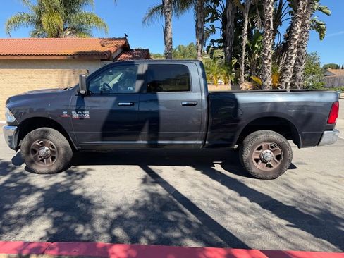 Used 2018 RAM 3500 SLT AWD/4WD image 4