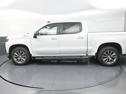 Used 2022 Chevrolet Silverado 1500 LT w/ Z71 Off-Road Package AWD/4WD image 4