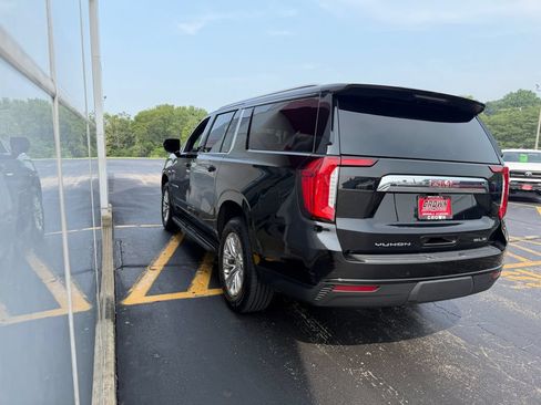 Used 2022 GMC Yukon XL SLE w/ Gmc Pro Safety Plus Package AWD/4WD image 7