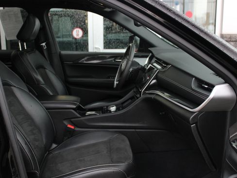 Certified 2023 Jeep Grand Cherokee L Laredo image 13