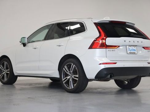 Used 2021 Volvo XC60 T6 Momentum image 13
