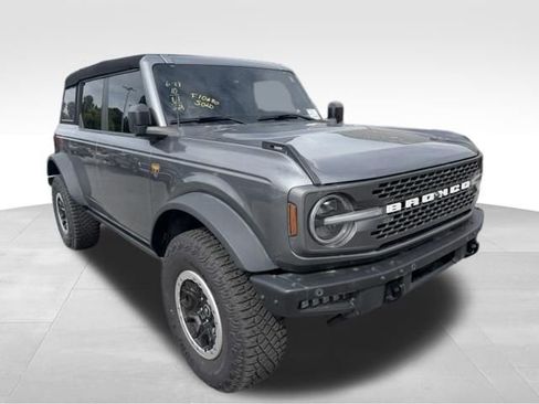 Used 2022 Ford Bronco Badlands AWD/4WD image 2