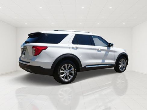 Certified 2023 Ford Explorer Limited w/ Equipment Group 301A AWD/4WD image 6
