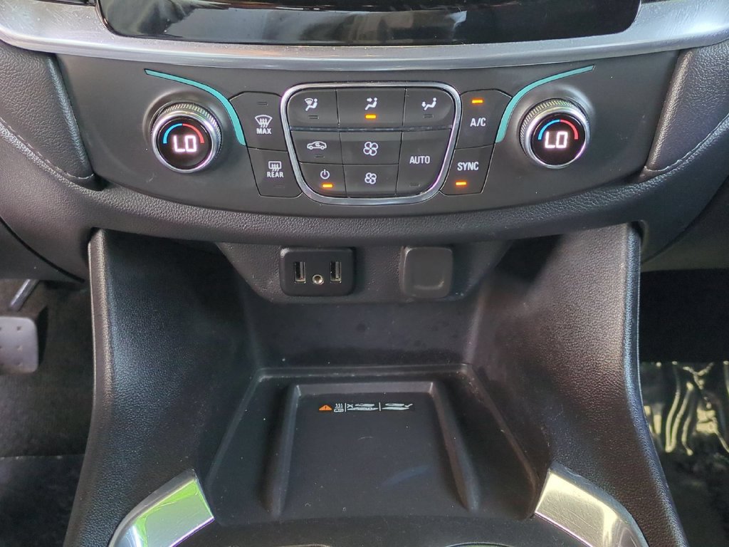 Used 2023 Chevrolet Traverse LT FWD image 18