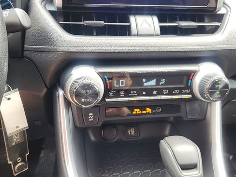 Certified 2025 Toyota RAV4 LE AWD/4WD image 16