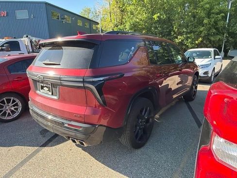 Used 2024 Chevrolet Traverse RS FWD image 5