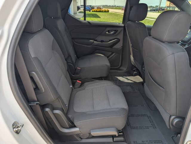 Used 2023 Chevrolet Traverse LT FWD image 6