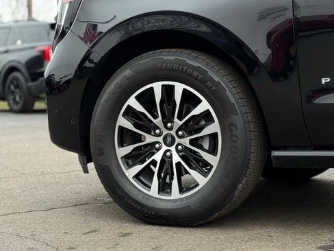 Certified 2025 Ford Expedition Max Platinum image 59