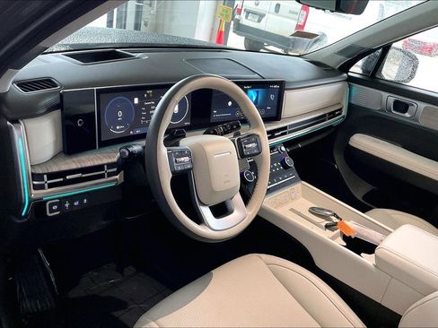 Used 2025 Hyundai Santa Fe Calligraphy image 13