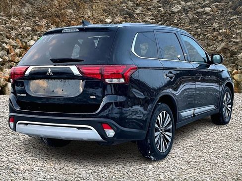 Used 2020 Mitsubishi Outlander SE image 2