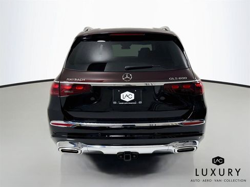 Used 2024 Mercedes-Benz Maybach GLS 600 4MATIC image 7
