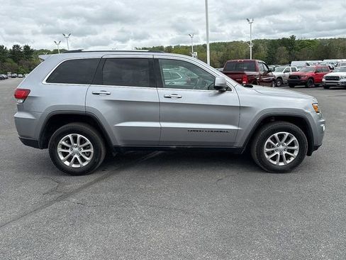 Certified 2021 Jeep Grand Cherokee Laredo X AWD/4WD image 9
