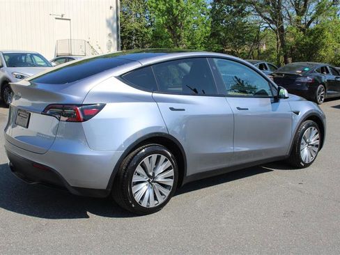 Used 2024 Tesla Model Y Long Range image 7