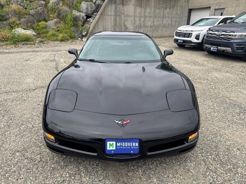 Used 1998 Chevrolet Corvette Coupe w/ Roof Pkg RWD image 11