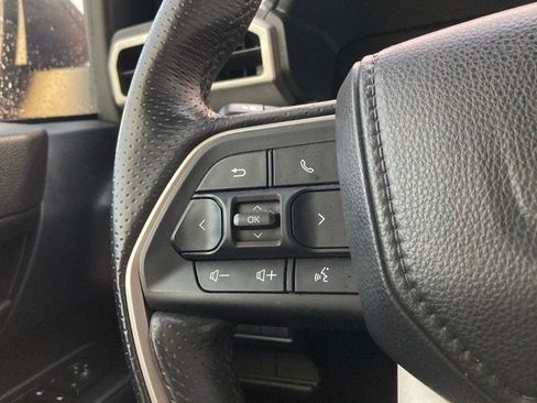 Used 2025 Toyota 4Runner SR5 RWD image 12