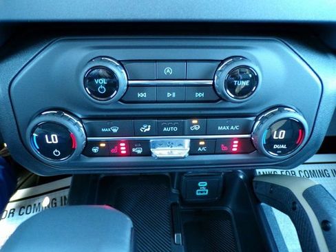 New 2025 Ford Bronco Badlands image 18