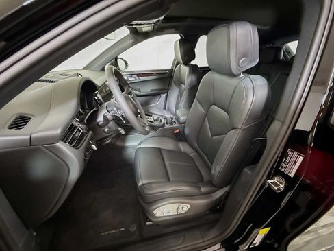 New 2025 Porsche Macan AWD/4WD image 5