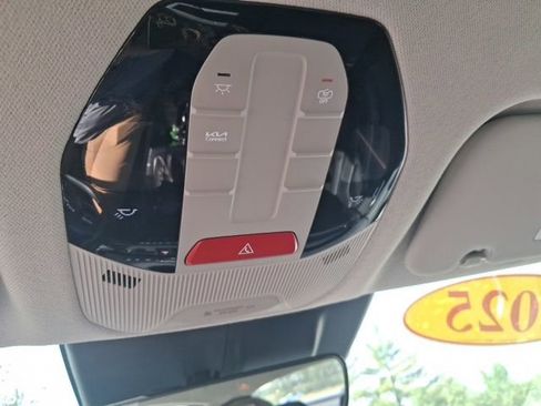 Used 2025 Kia K4 FWD image 19