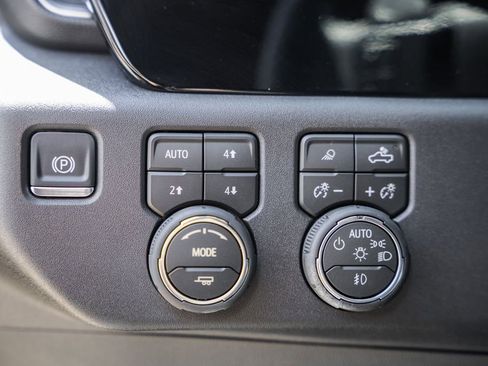 Used 2026 Chevrolet Silverado 1500 LT Trail Boss w/ LT Trail Boss Premium Package AWD/4WD image 52